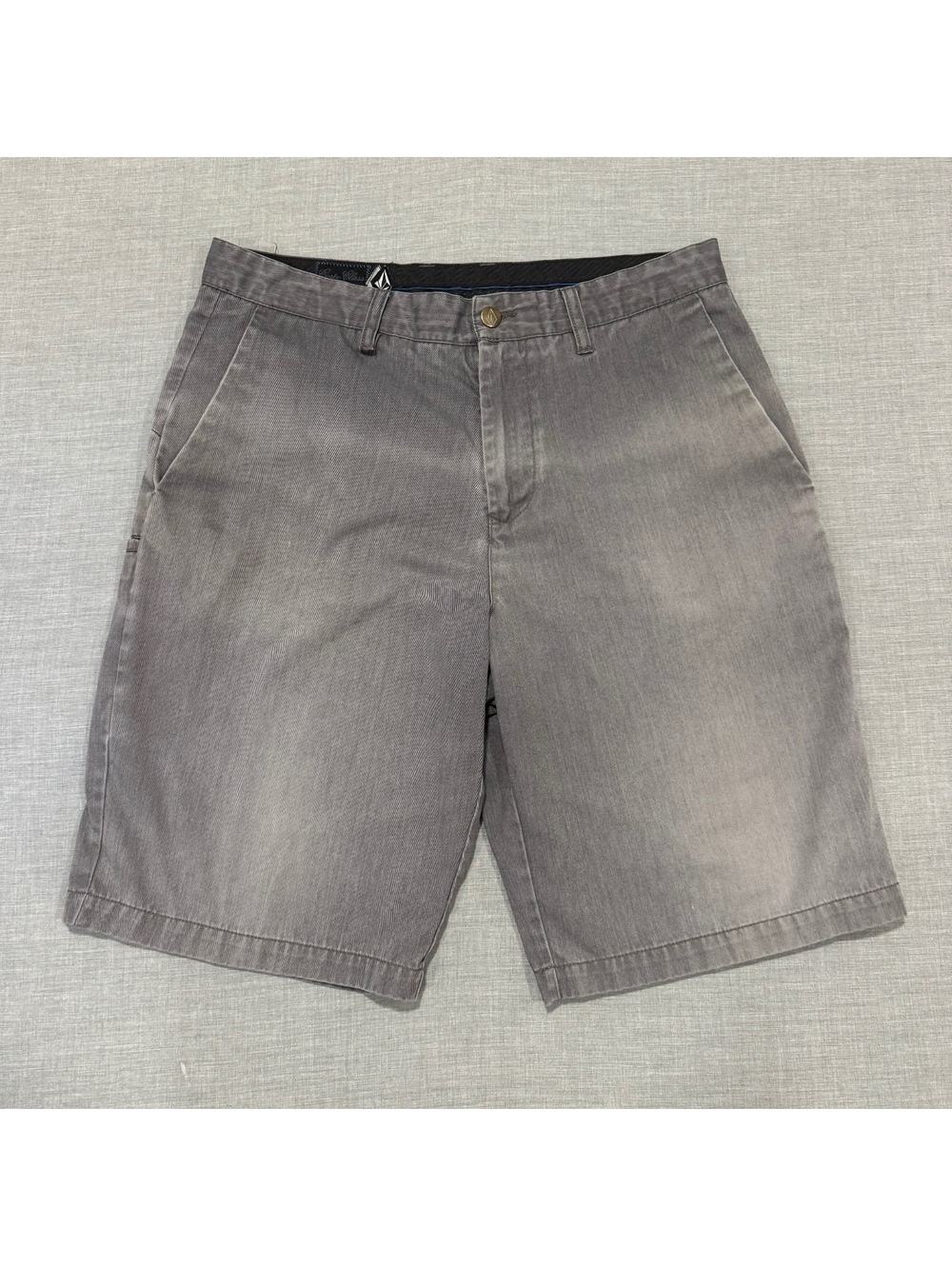 Volcom gray chino shorts - Picture 2 of 11